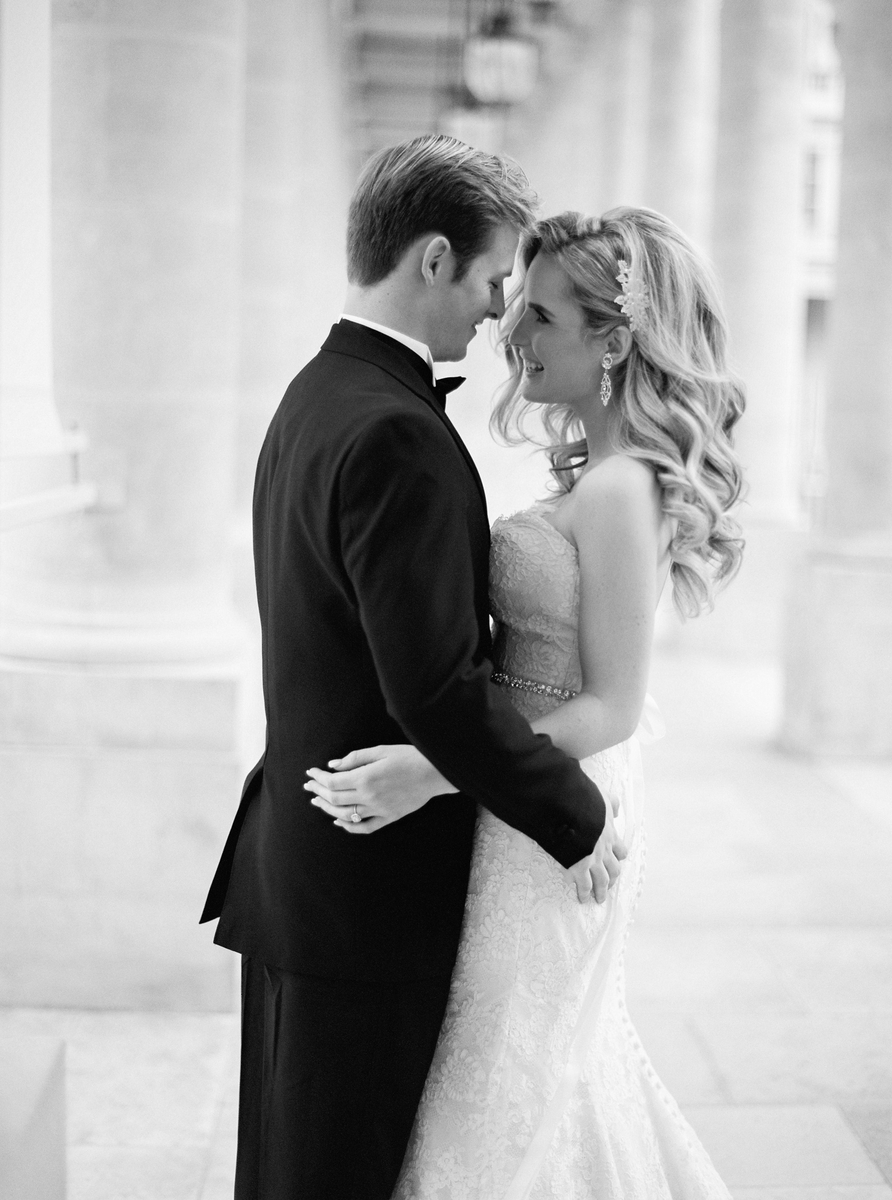 elegant wedding couple photoshoot paris