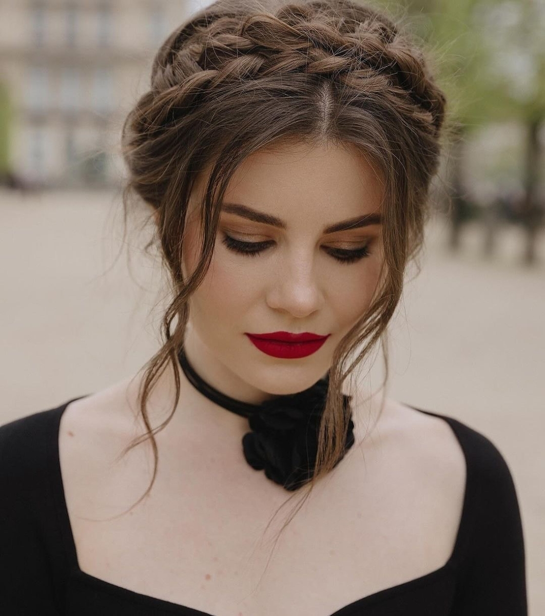braided-updo-for-photoshoot-in-paris-bogarni