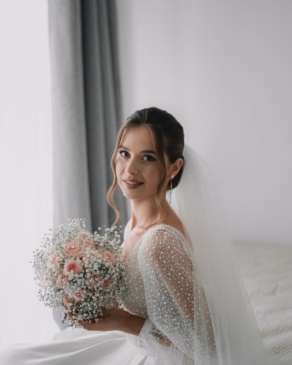 bridal-makeup-and-hair-stylist