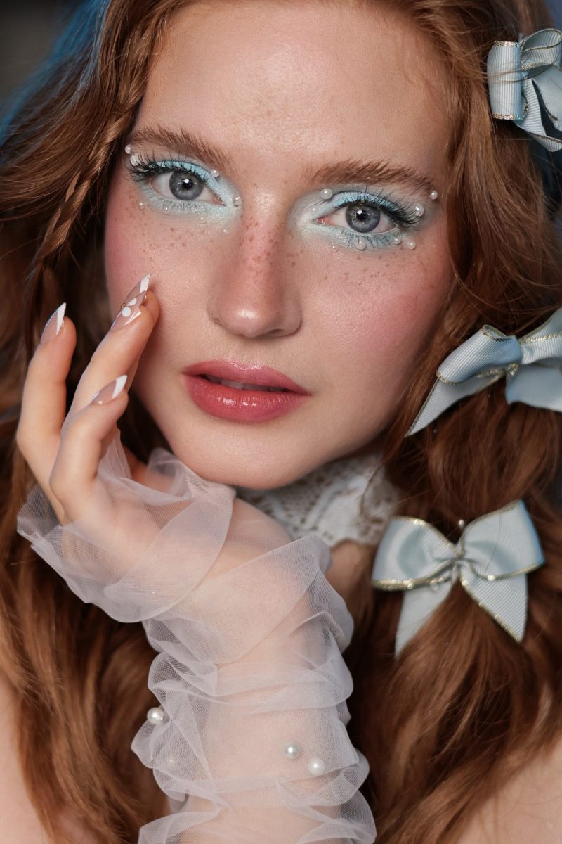 creative-blue-makeup-braided-hair-paris-tatiana-medved