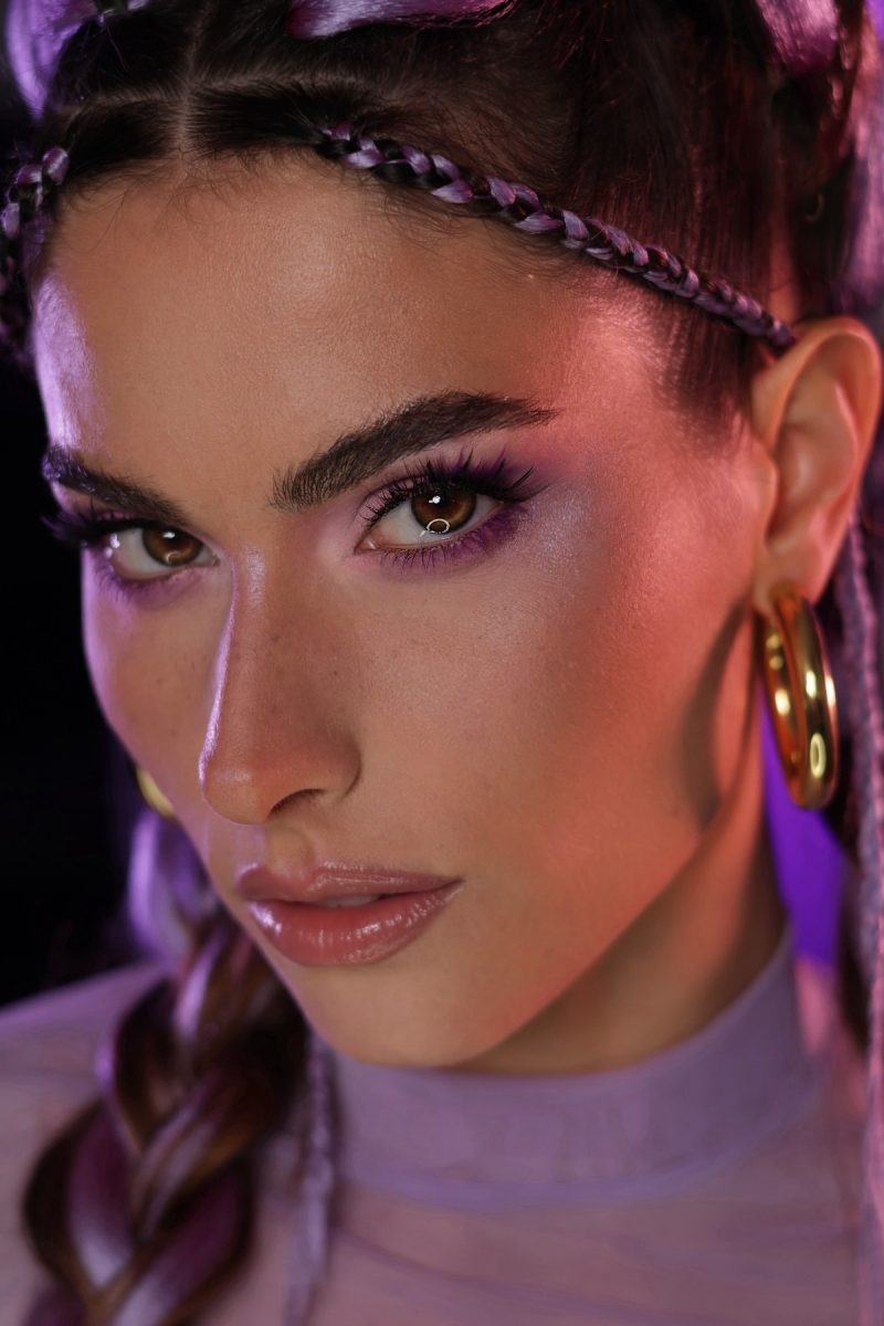 creative-purple-eye-makeup-paris-tatiana-medved