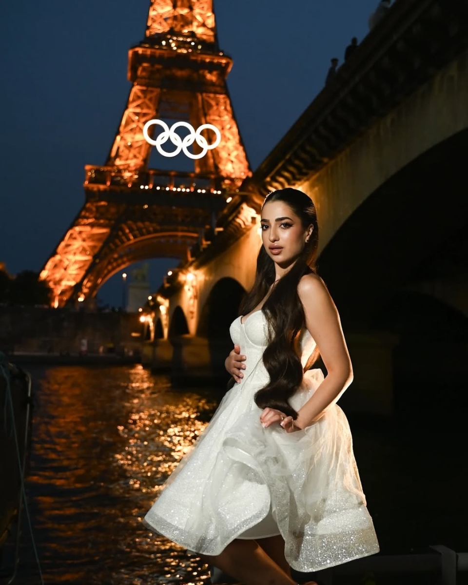 eiffel-tower-photohhoot-by-night-bogarni