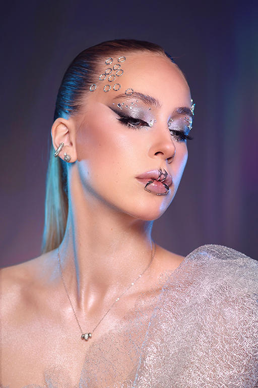 fantasy-makeup-silver-eyeshadows