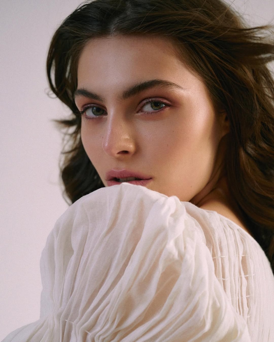 flawless-makeup-glowy-skin-bogarni