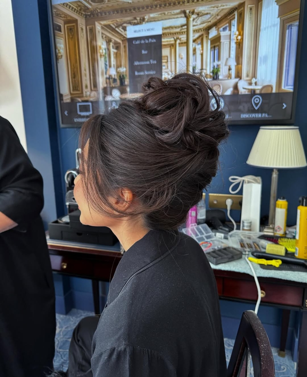 french-twist-hairstyle-paris-bogarni
