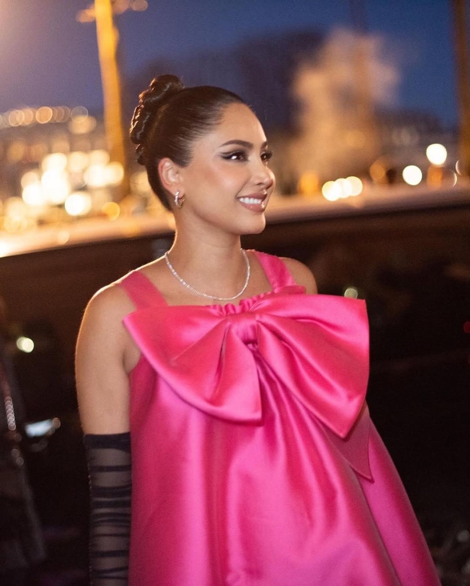 high-sleek-updo-bogarni-paris
