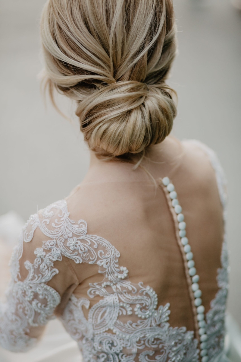 chignon texturé bas coiffeuse mariage