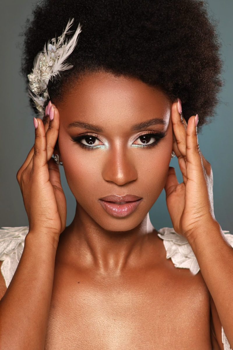 pink-eye-makeup-textured-hairstyle-paris-tatiana-medved