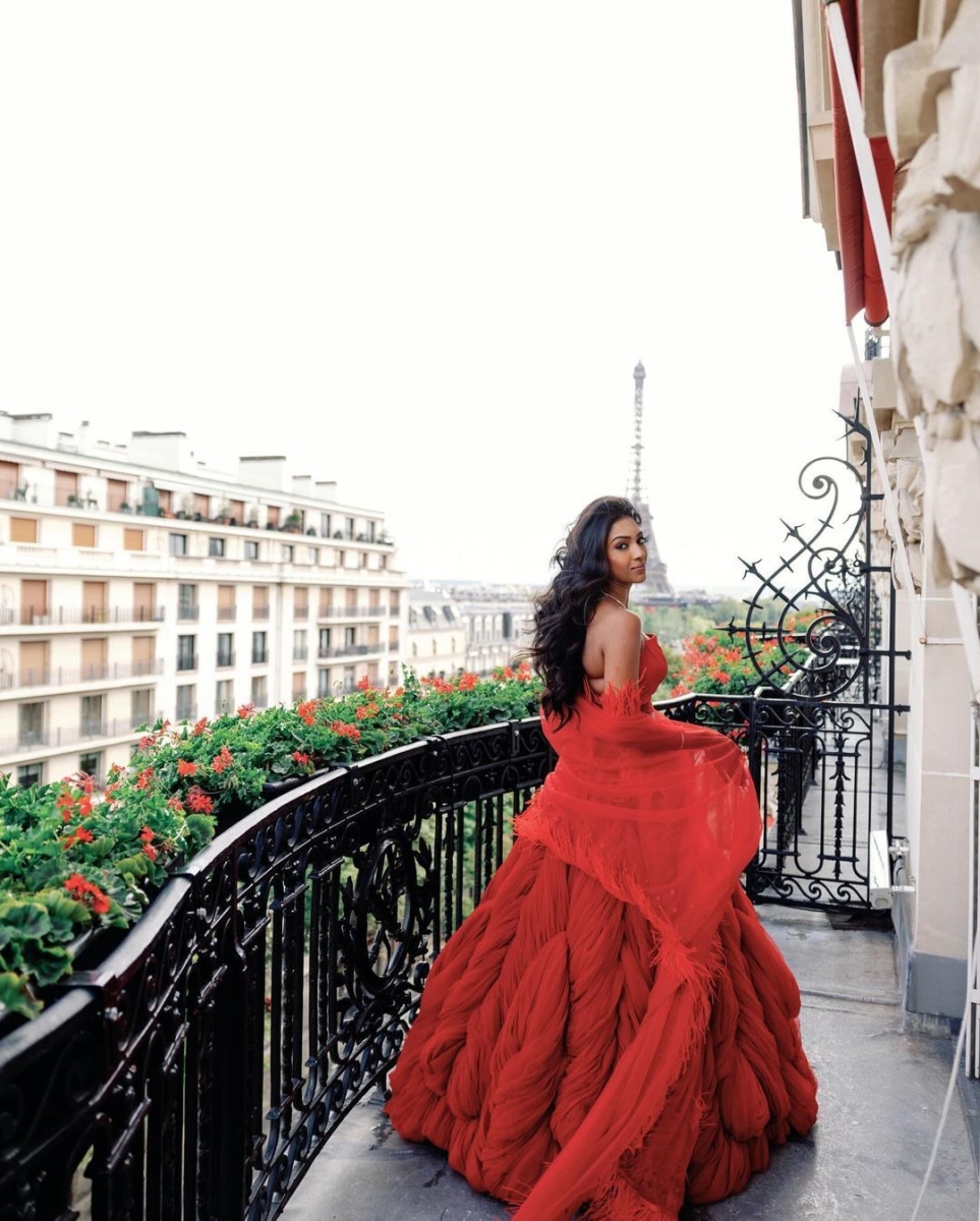 plaza-athenee-paris-bogarni